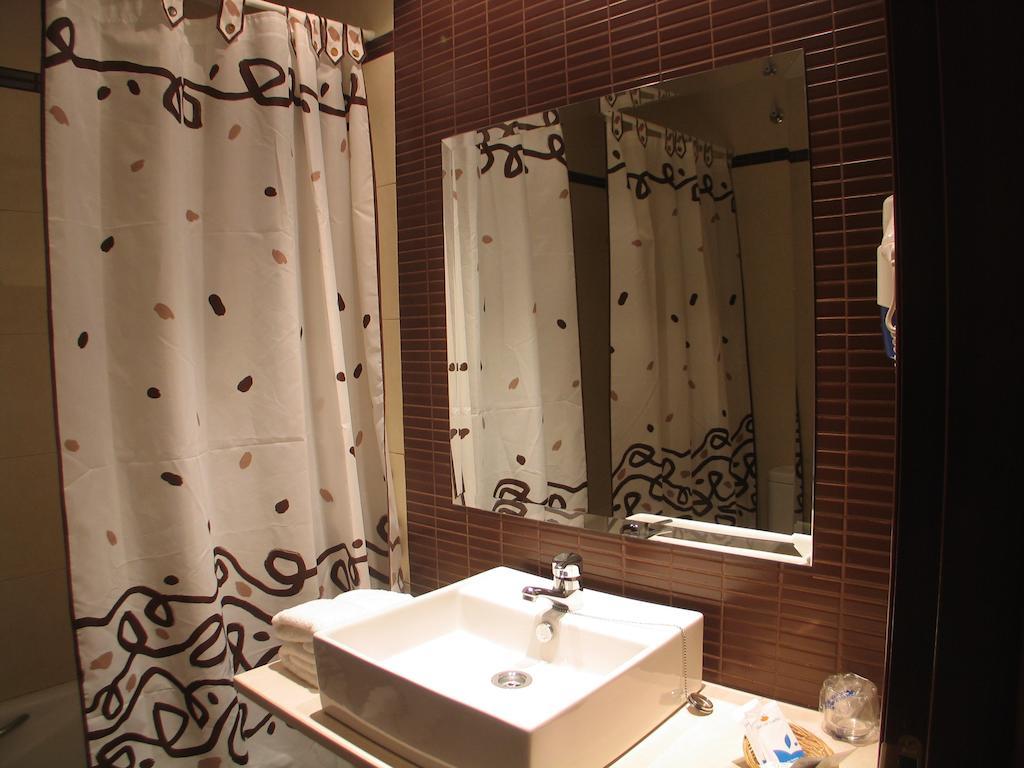 Hotel San Cristobal Coria Pokoj fotografie