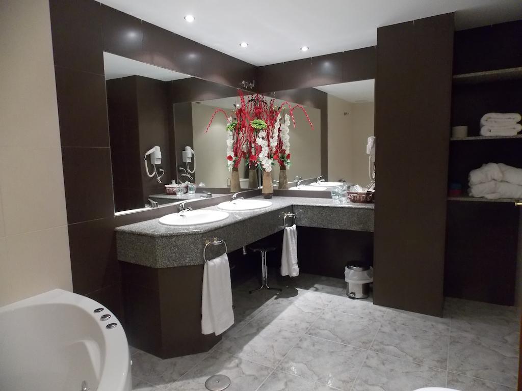 Hotel San Cristobal Coria Pokoj fotografie