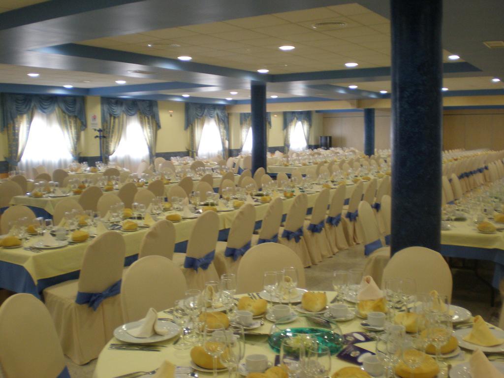 Hotel San Cristobal Coria Exteriér fotografie