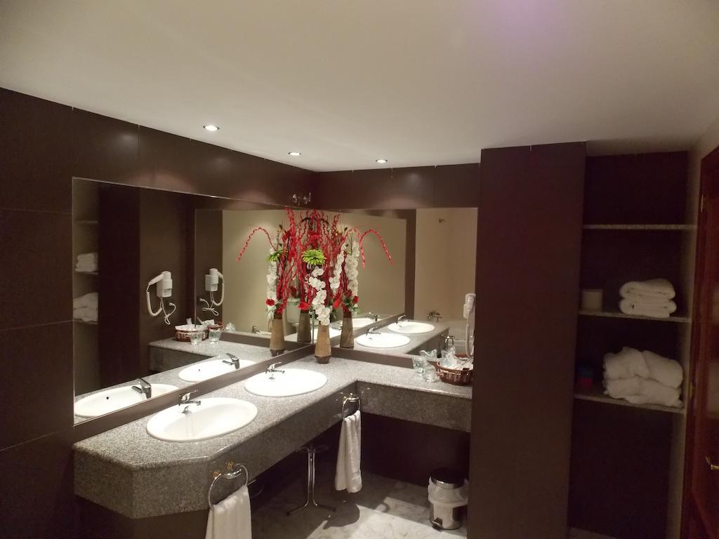 Hotel San Cristobal Coria Pokoj fotografie